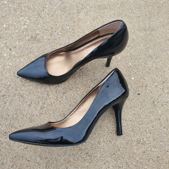 BCBG Shoes - BCBG Paris Black Stiletto Heels sz 7B / 37